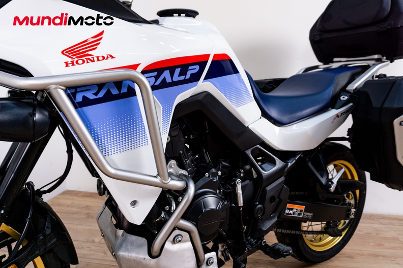 Motorbike image 9