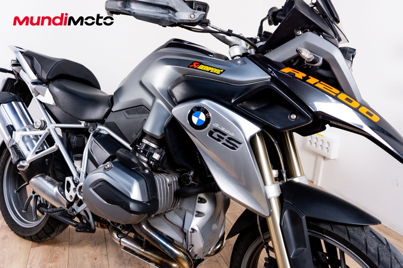 Motorbike image 4