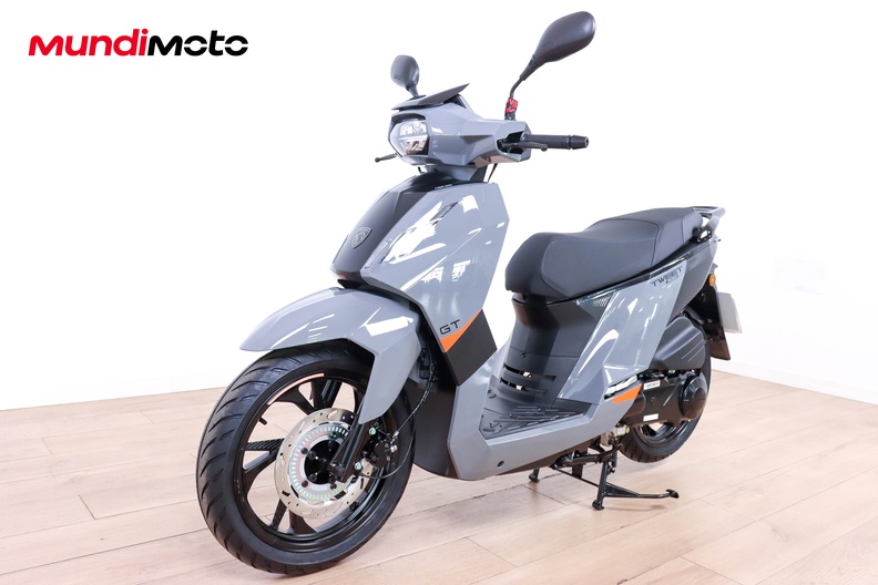 Motorbike image 6