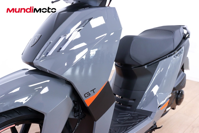 Motorbike image 9
