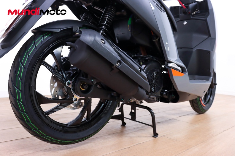 Motorbike image 3
