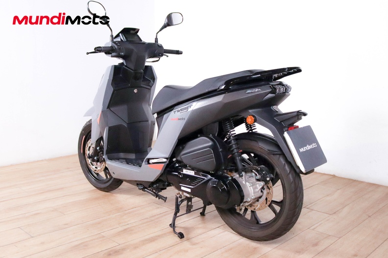 Motorbike image 6