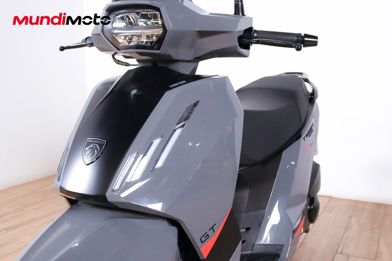 Motorbike image 8