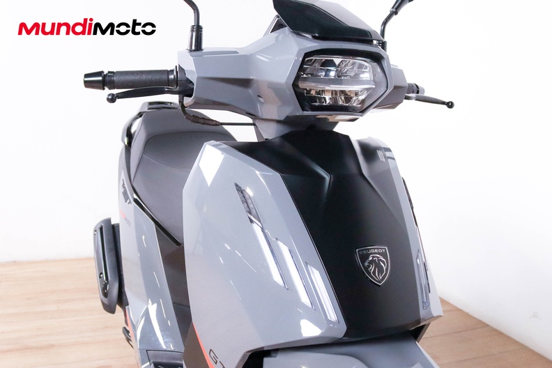Motorbike image 4