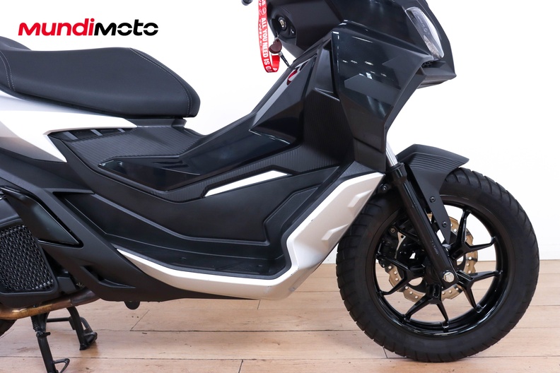 Motorbike image 13