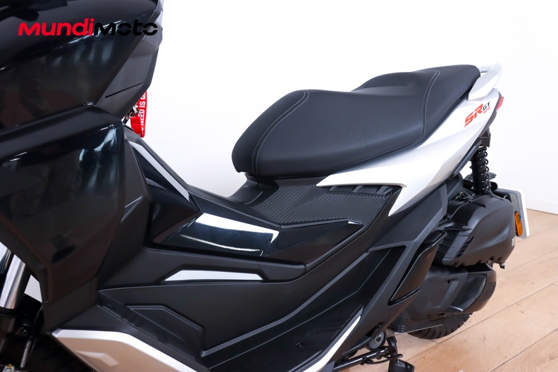 Motorbike image 8