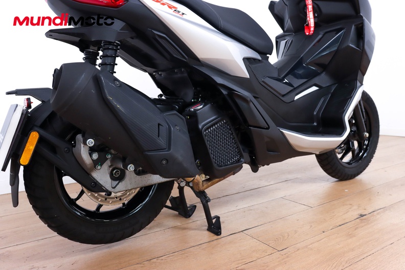 Motorbike image 3