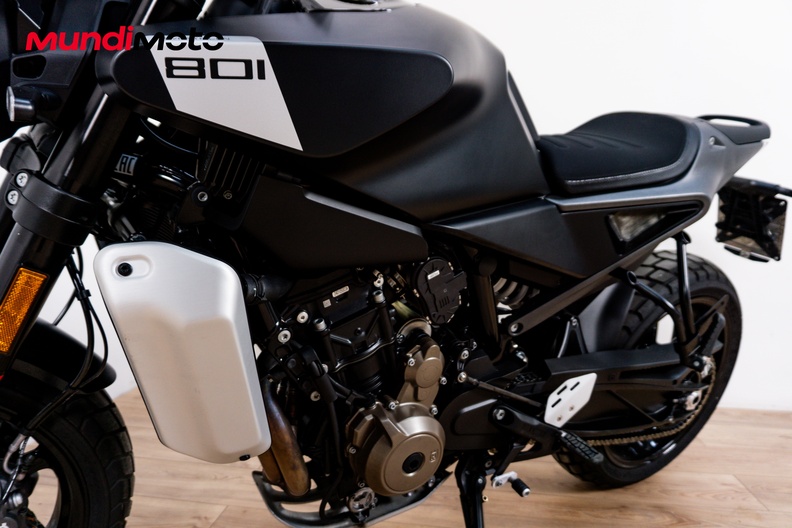 Motorbike image 9
