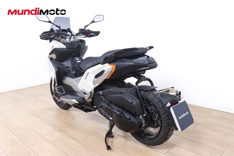 Motorbike image 6