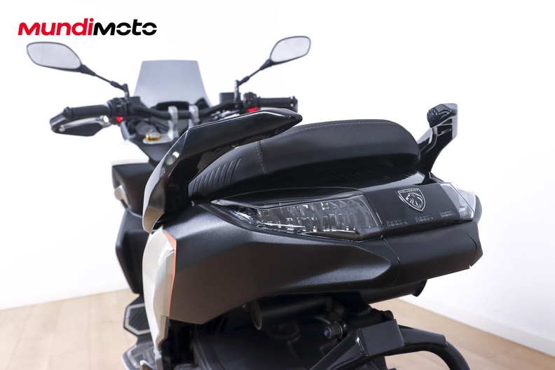 Motorbike image 9