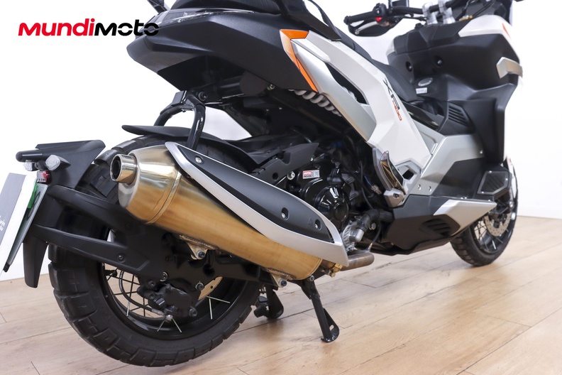 Motorbike image 3