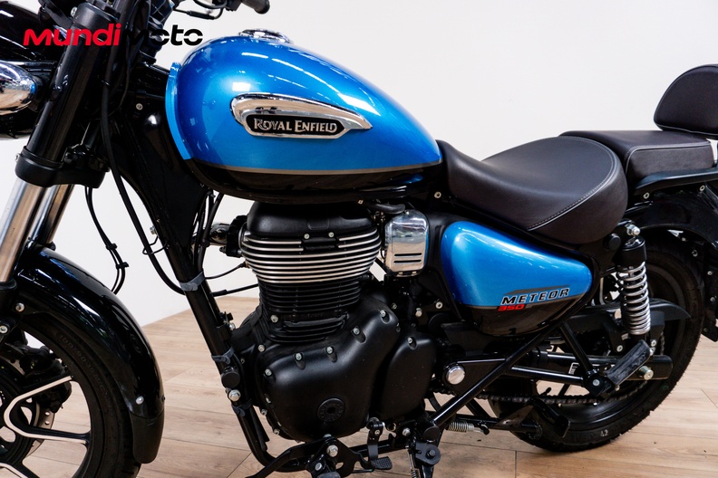 Motorbike image 9