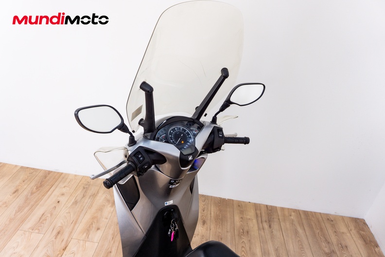 Motorbike image 10
