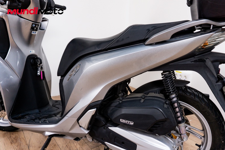 Motorbike image 8