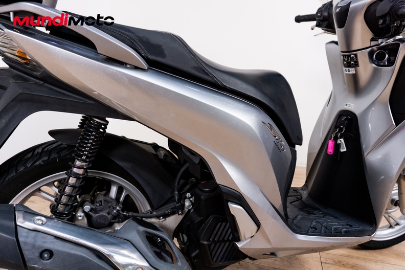 Motorbike image 3