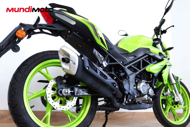 Motorbike image 3