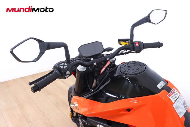 Motorbike image 10