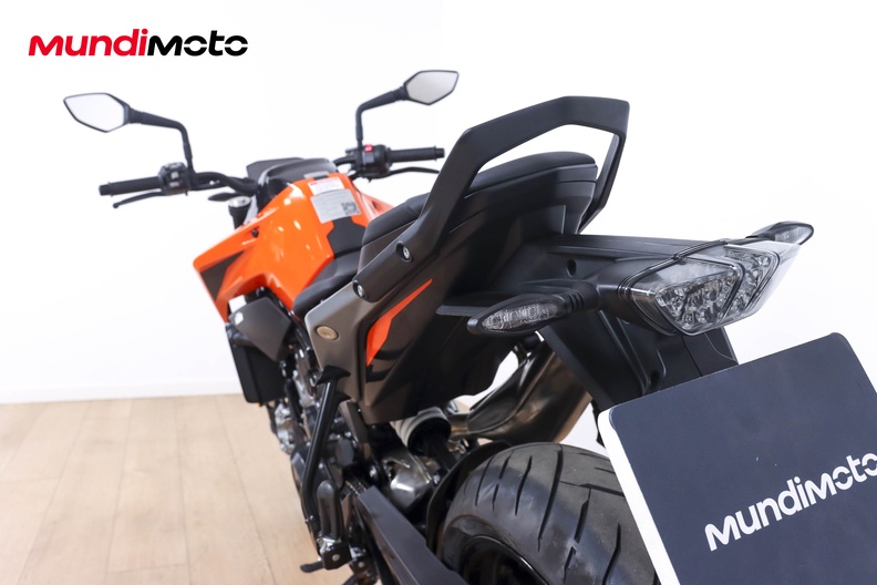 Motorbike image 9