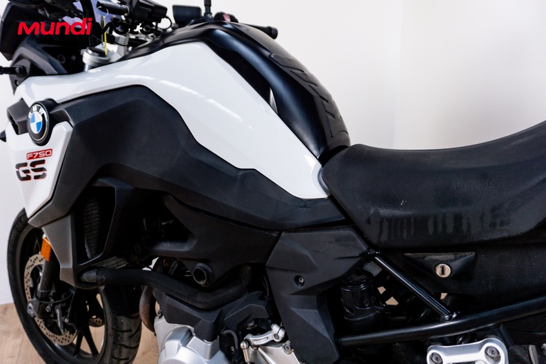 Motorbike image 8