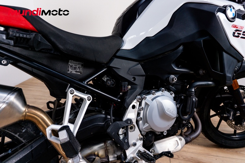 Motorbike image 3