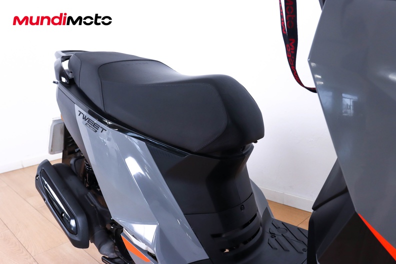 Motorbike image 12