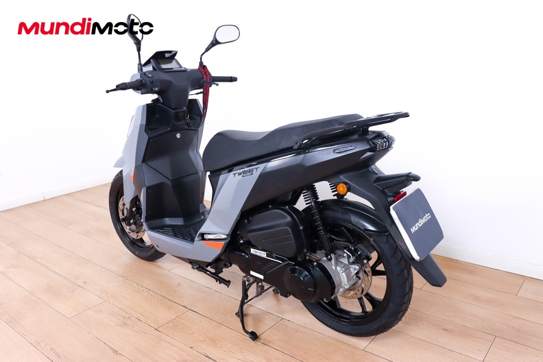 Motorbike image 6