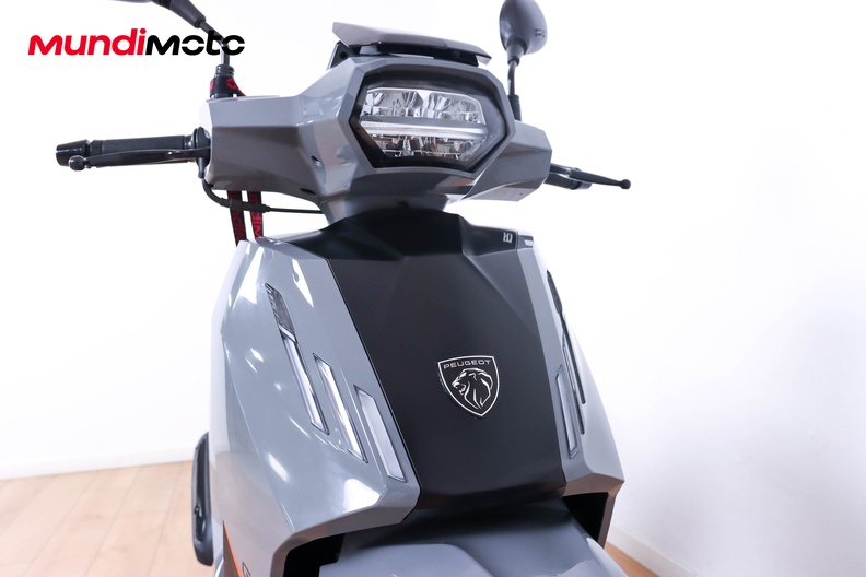 Motorbike image 4