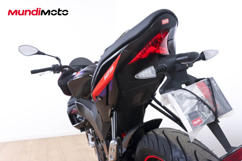 Motorbike image 9