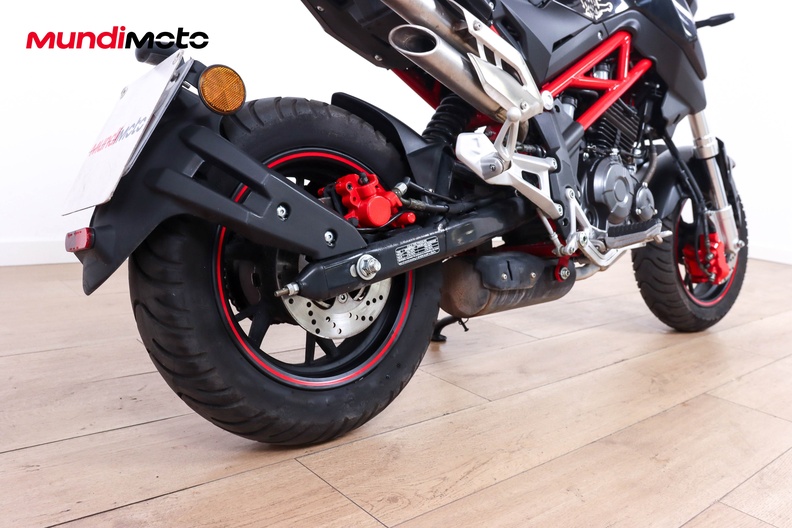 Motorbike image 3