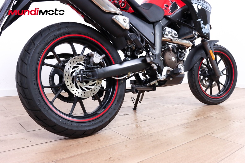 Motorbike image 3