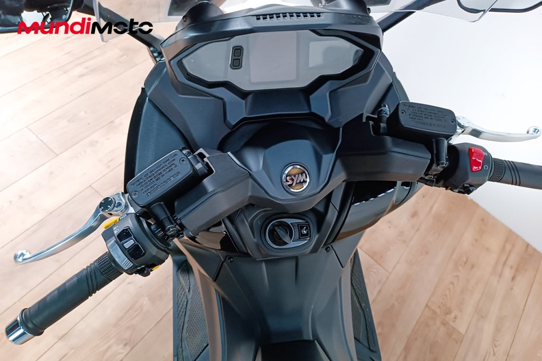 Motorbike image 10