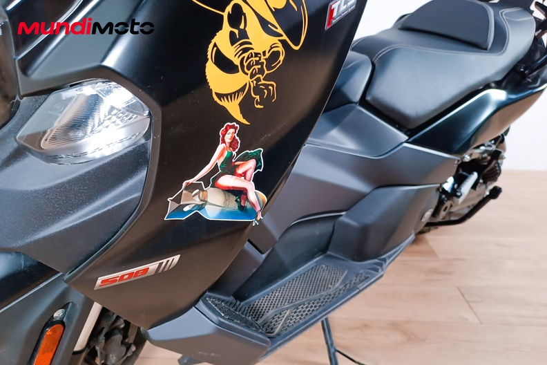 Motorbike image 9