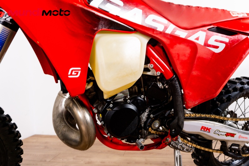 Motorbike image 9