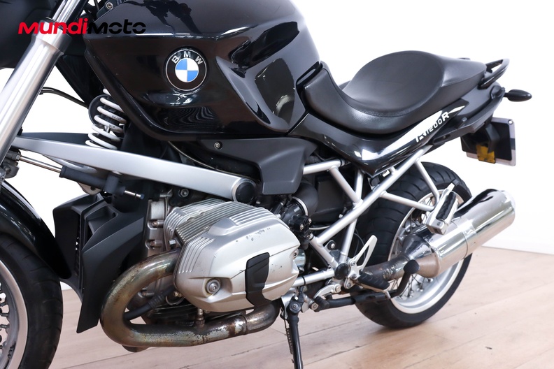 Motorbike image 9
