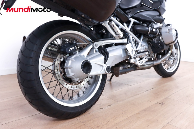 Motorbike image 3
