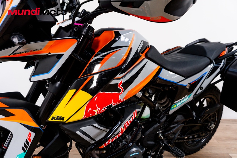 Motorbike image 9