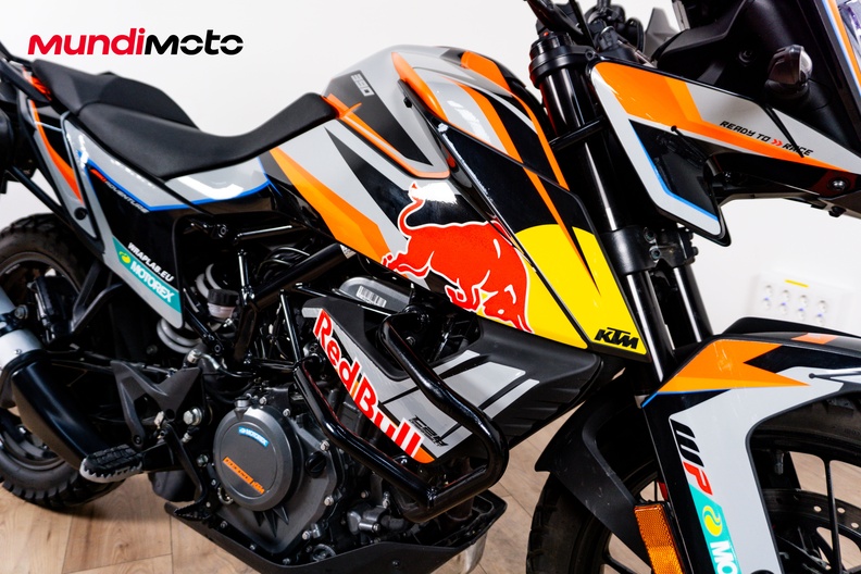Motorbike image 4