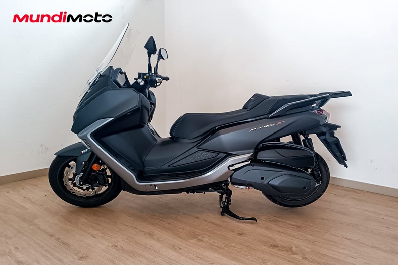 Motorbike image 5