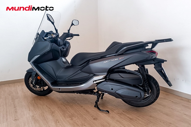 Motorbike image 7