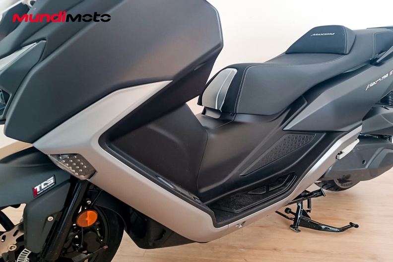 Motorbike image 9