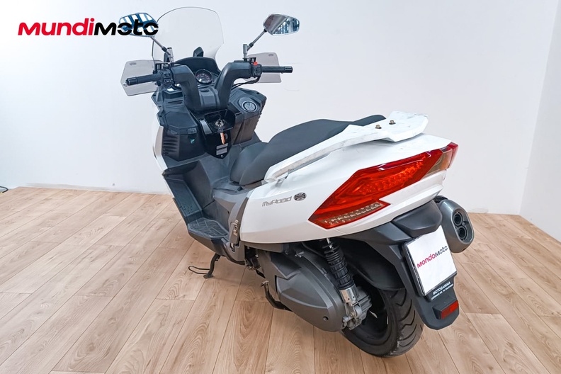 Motorbike image 7