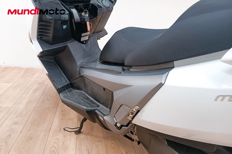 Motorbike image 8