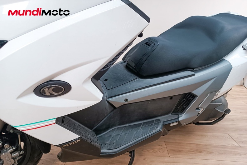 Motorbike image 9