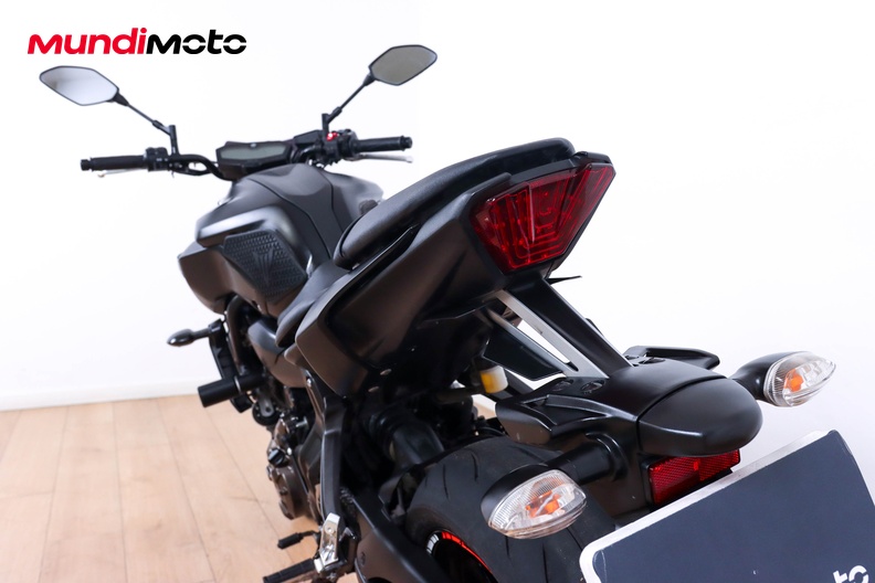 Motorbike image 9
