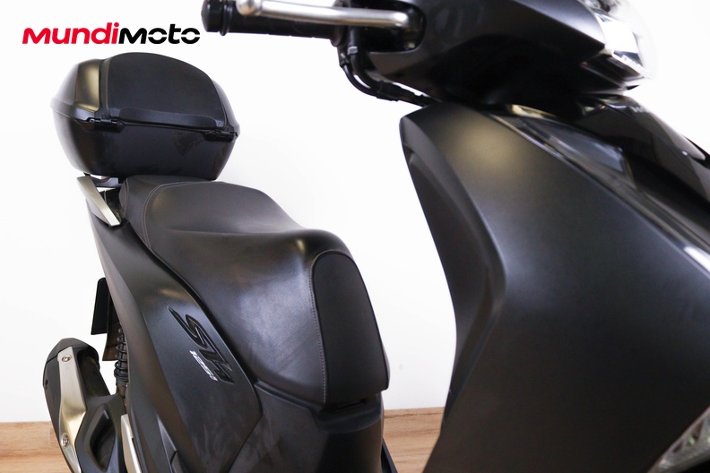 Motorbike image 9