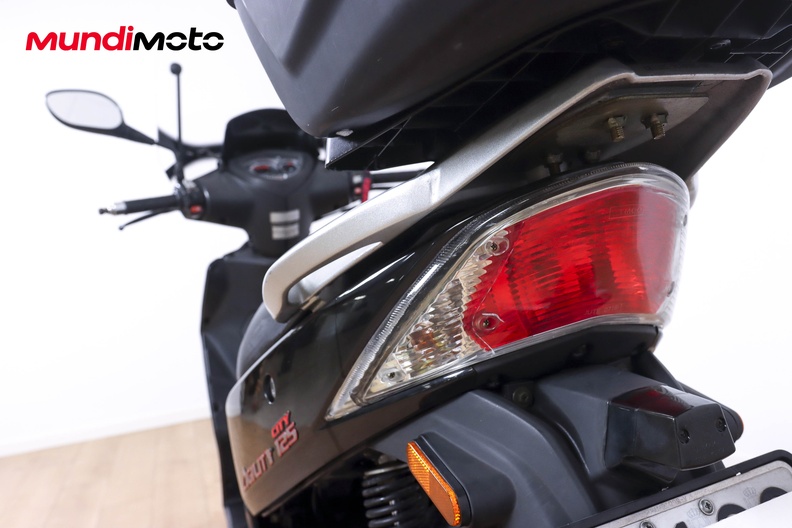Motorbike image 9