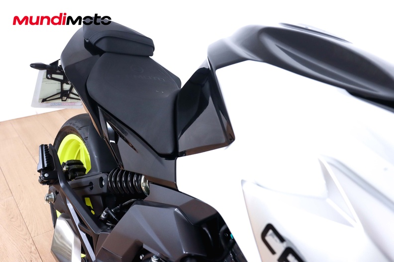 Motorbike image 13
