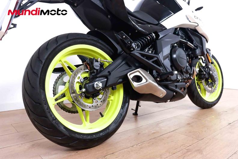 Motorbike image 3