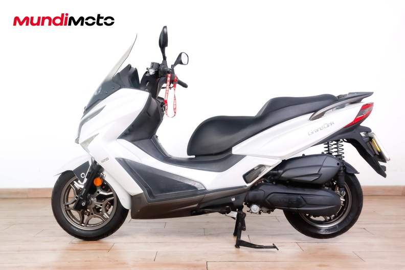 Motorbike image 5