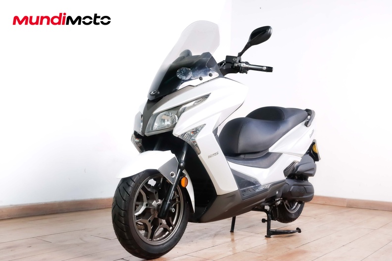 Motorbike image 7